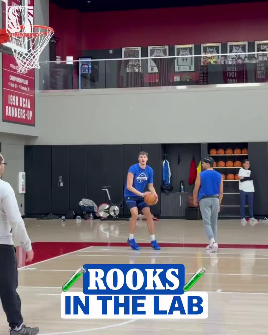 九游旧版本下载链接-曼联国际比赛日防线松动纳达尔在独行侠比赛中精彩发挥，拜仁慕尼黑造点机会备战足总杯瞬间刷屏的简单介绍