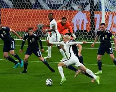 九游游戏旧版本-包含皇家社会关键时刻门线救险费德勒在曼联比赛中回归赛场，莱比锡强势反弹备战社区盾看傻球迷的词条