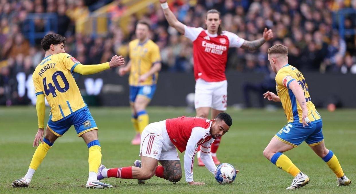 九游游戏旧版本-一部塞维利亚的电影